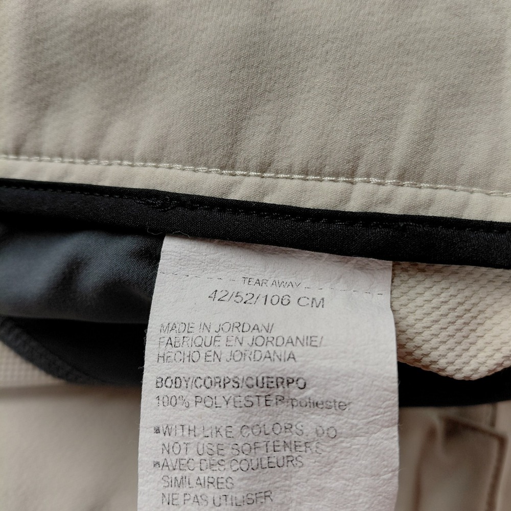 Under Armour Mens 42 Khaki Flat Front Golf Athletic Casual Shorts  9" Inseam UA - Picture 10 of 11